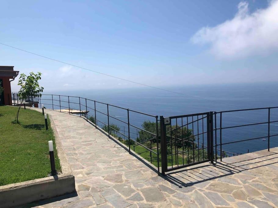 Orangehouse Cinque Terre. Private Parking Villa Рио Маджоре Екстериор снимка