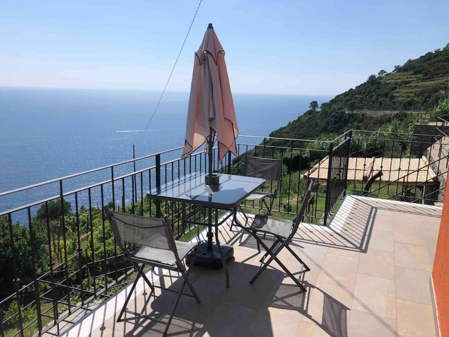 Orangehouse Cinque Terre. Private Parking Villa Рио Маджоре Екстериор снимка