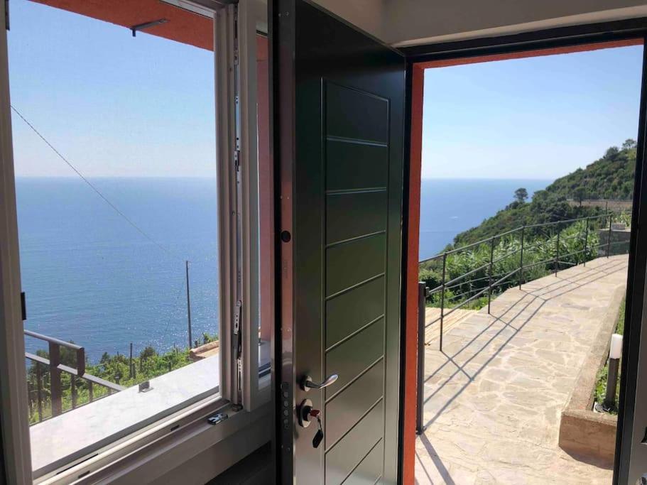 Orangehouse Cinque Terre. Private Parking Villa Рио Маджоре Екстериор снимка