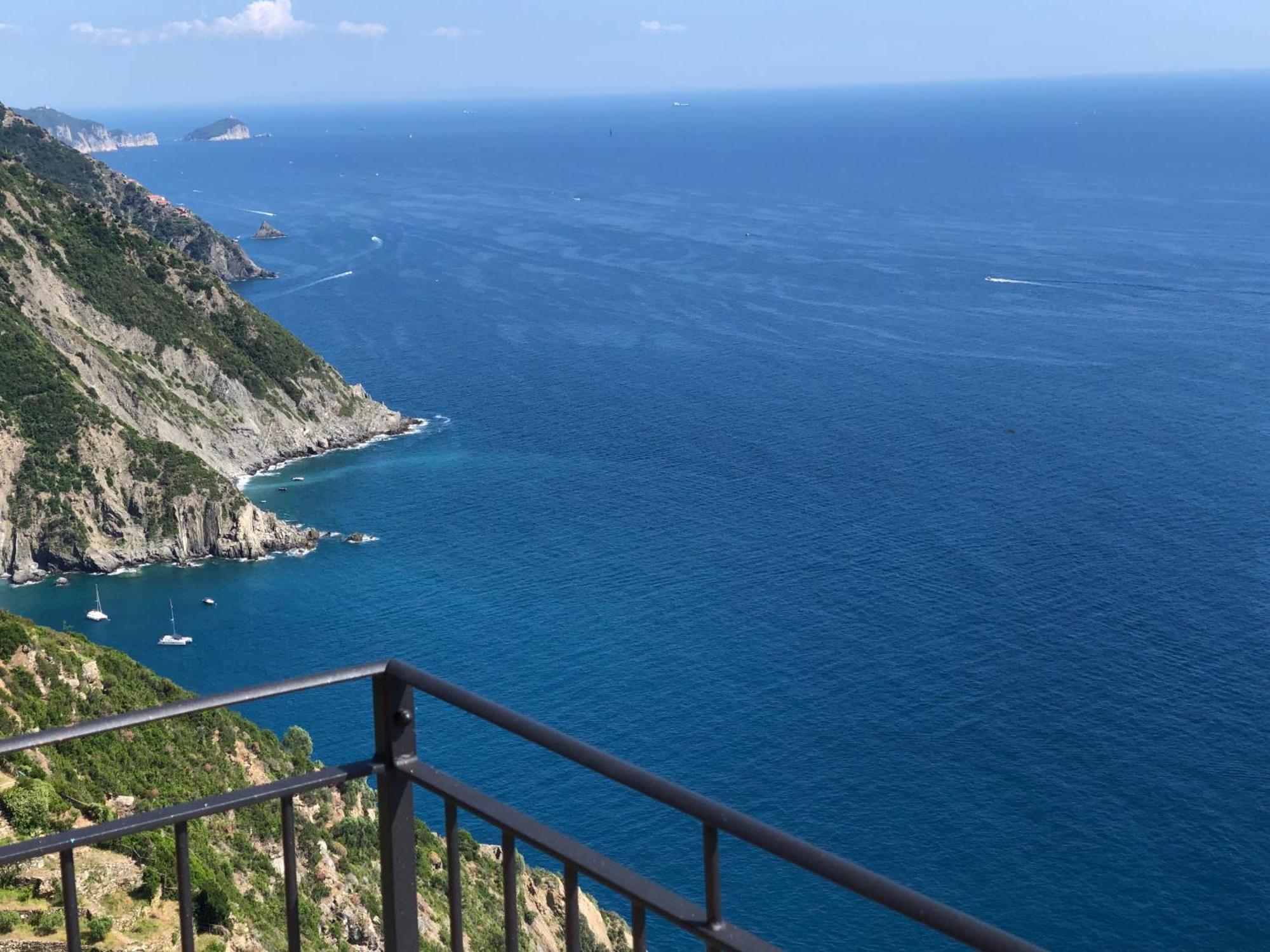 Orangehouse Cinque Terre. Private Parking Villa Рио Маджоре Екстериор снимка